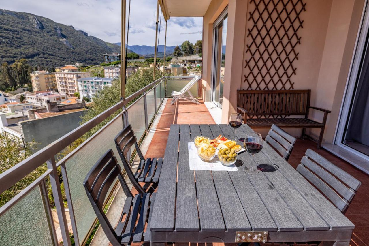 Casa Matilde - Appartamento Vista Mare - Con Posto Auto Finale Ligure Exterior photo