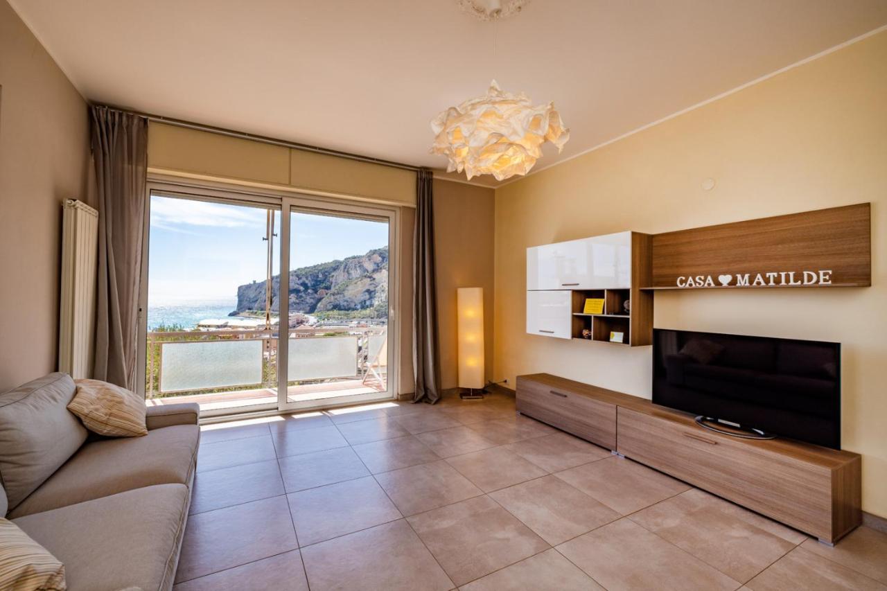 Casa Matilde - Appartamento Vista Mare - Con Posto Auto Finale Ligure Exterior photo